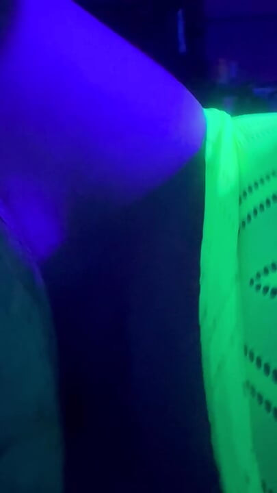 Zoey Portland krijgt een grote pik achter in de club