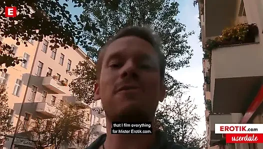 Güzel kamera meleğinin çaresizce sert sikilmeye ihtiyacı var