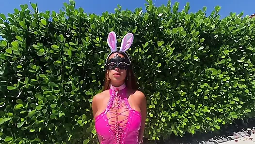 Rosa Häschen MILF Reitet Schwanz an Ostern