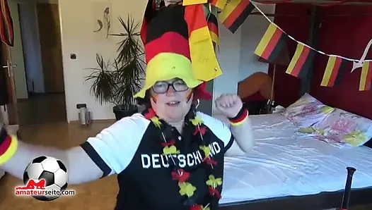 Kompilasi amatir yang beragam dengan adegan intens