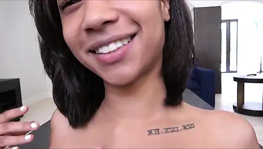 Tatlı zenci genç kızla ilk randevu - Alicia Reign - mükemmel kız arkadaş - alex adams