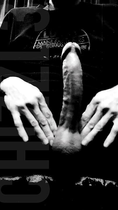 B&W الديك اللعب مع شاعر المليون