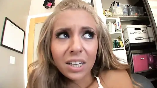 Madelyn Monroe: ein schüchternes mädchen, das ficken will
