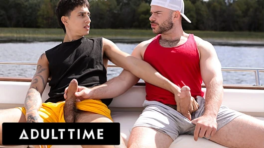 ADULT TIME - heteroseksüel arkadaşlar Marcus Mcneil ve Angel Elias hayal kırıklığı yaratan tekne gününü sert sikişe dönüştürüyor