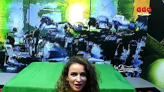 Lia Louise Büyük Yaraklardan Korkmaz Vahşi Emiyor Ve Sikişiyor