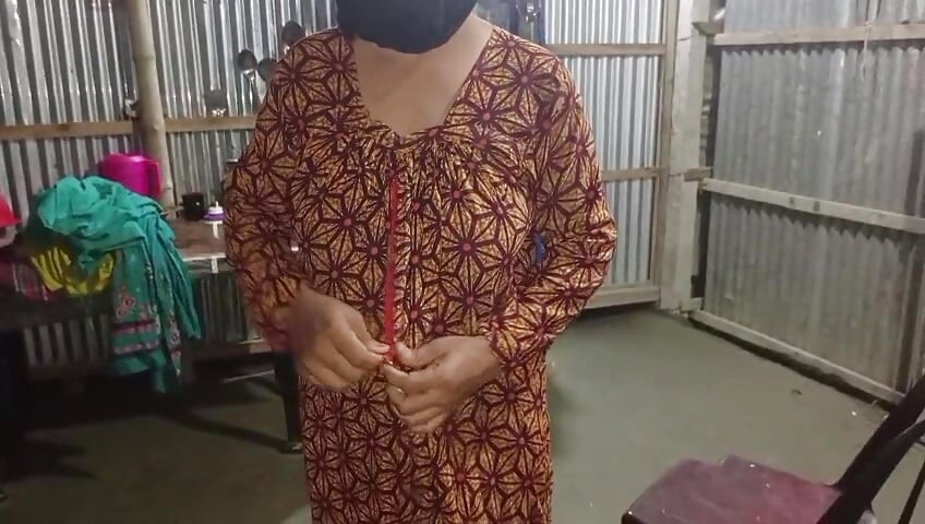 Prinsă singură și futută fără sens (Audio din Bangladesh)