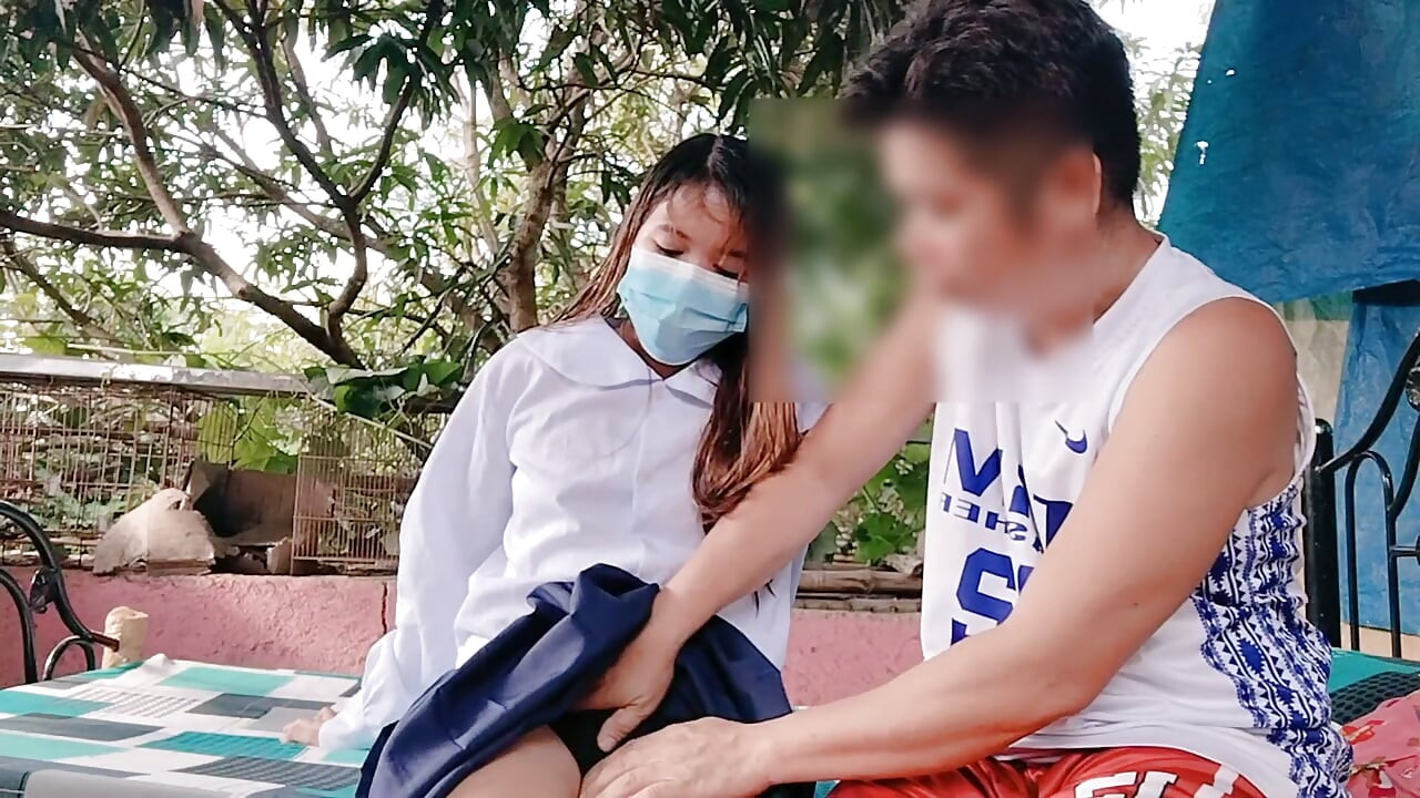 ESTUDIANTE DE 19 AÑOS USADA GRATIS FUE DOMINADA Y DESVIRGADA