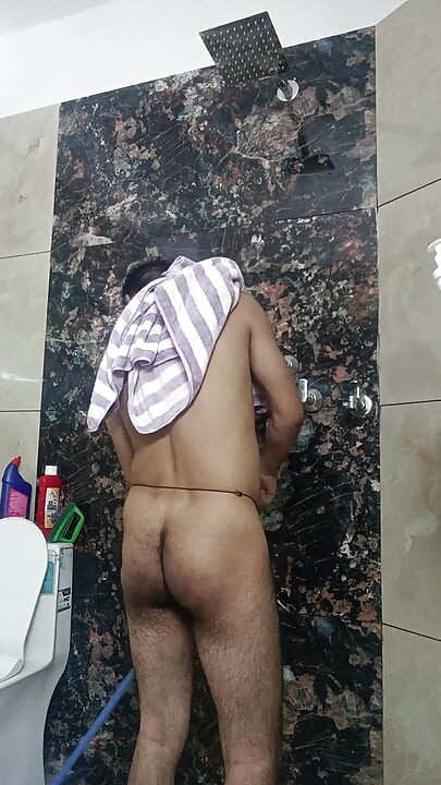 Sĩ quan cảnh sát Ấn Độ làm tình với hàng xóm và sĩ quan quân đội