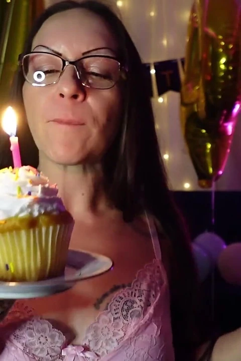 Candlelight & Cupcake Cravings