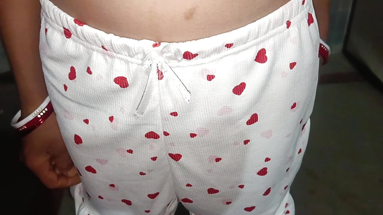 집에서 혼자 있는 동안 집에서 BF 거유 인도 자지를 원하는 인도 ZaaraParween