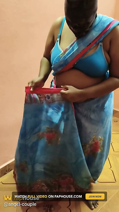 통통한 새엄마 핫한 Saree 변경