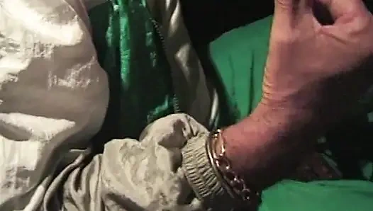 Versaute Taxifahrt: Heiße Girls im Cab