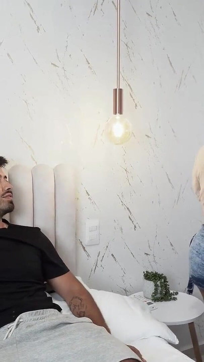 Saya mengambil masa depan suami kawan baik saya, saya mengongkek suami kawan baiknya | Klip 1