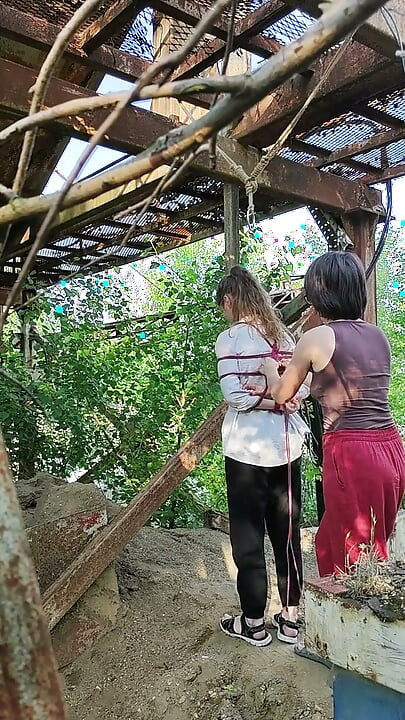 Shibari Princess gaat naar buiten