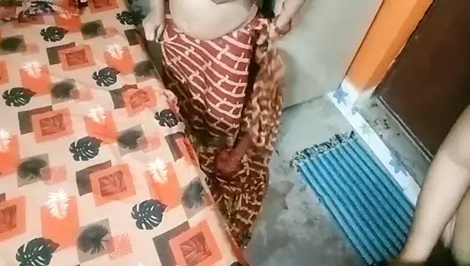 Bhabhi ne sara pani nikal diya.