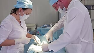 Dokter ngentot perawat dengan toket besar