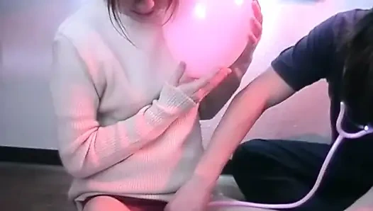 Gadis Jepang suka dientot di lantai