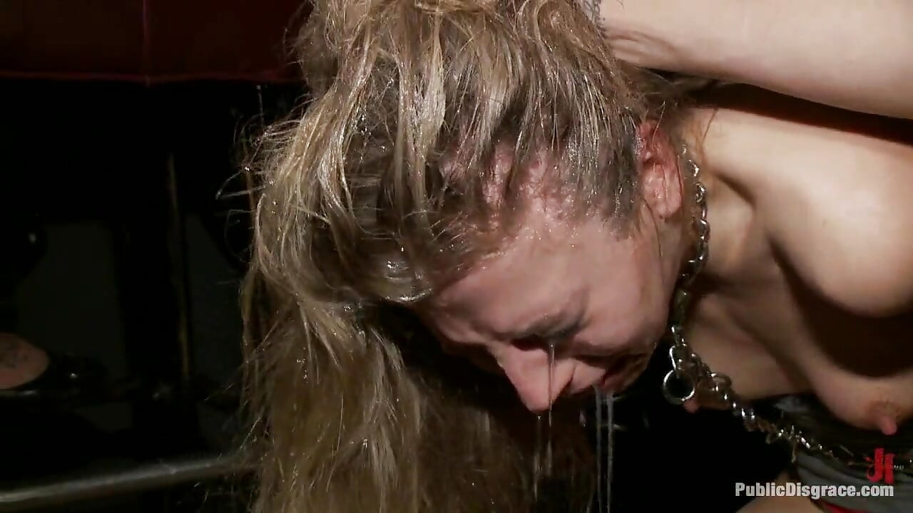 Smoking Hot Blonde Bubble Butt Babe Gets Fucked by Nacho Vidal in Hardcore Public Scene