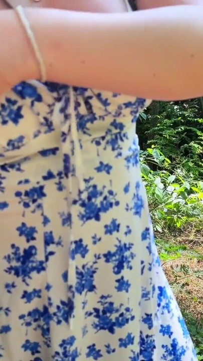 公共場合的手淫 - 陌生女人抓到我在自慰，讓我射精！ | 短片 1