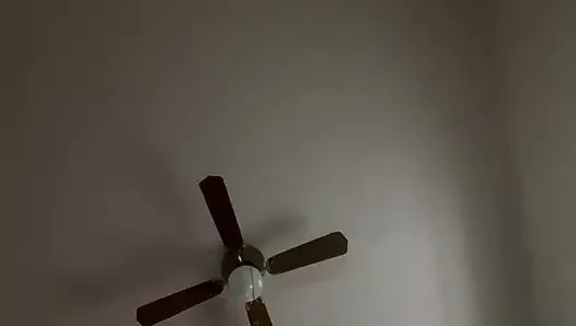 Mengerang di malam hari