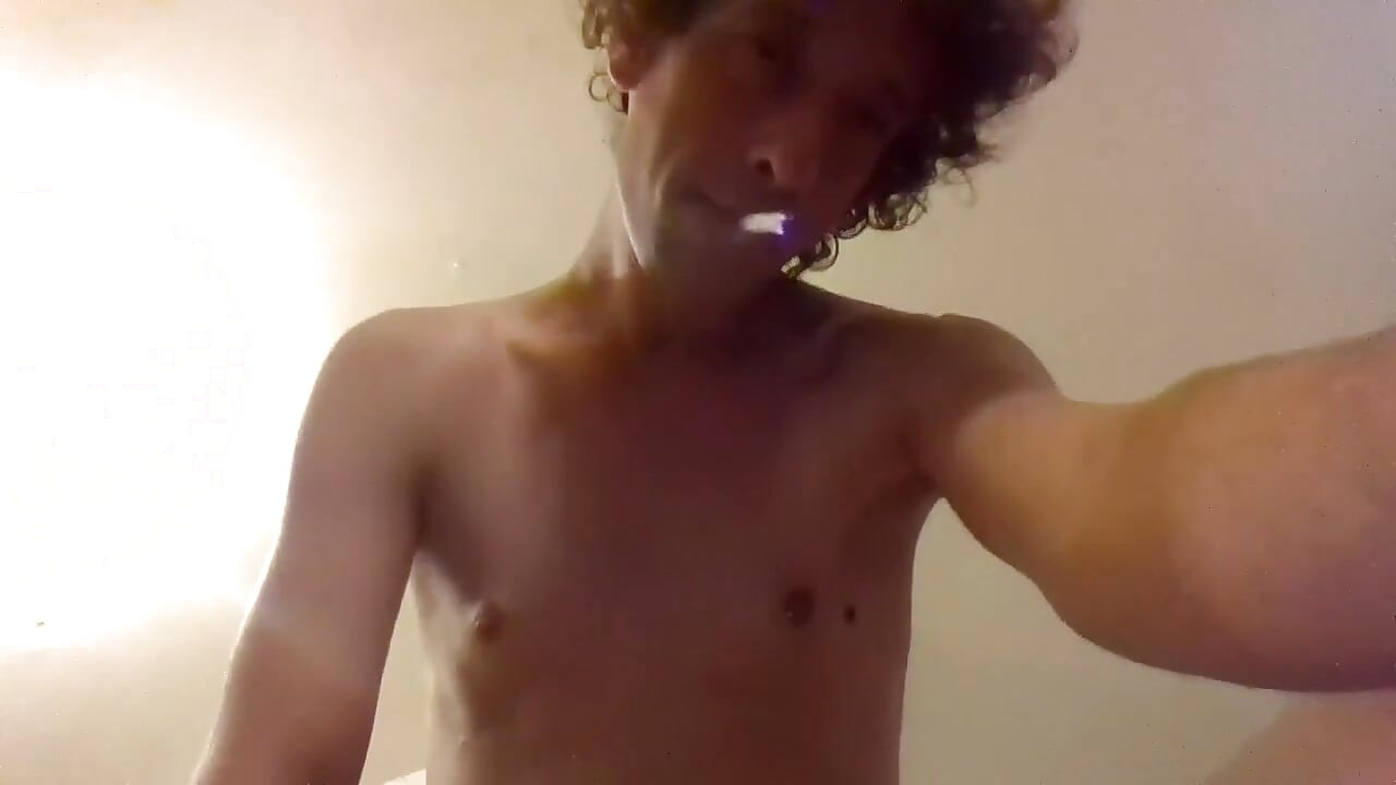 Gigantesco enorme orgasmo de pulverização maciça