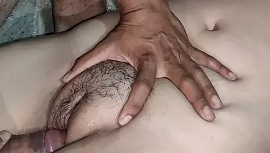 Virgin of +18 Rubs my Vaginal Lips and we end up having Sex in amateur homemade video.
