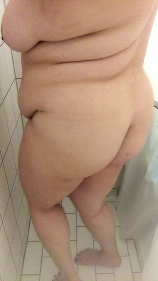 Bbw bailando en el ducha