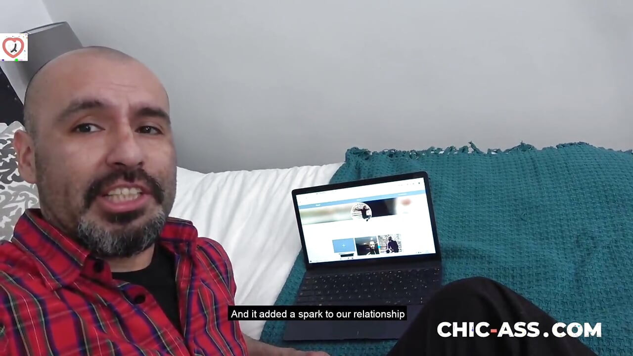Spainish main phak petait laitina tin (vah apni vaiph ko chit karta hai)