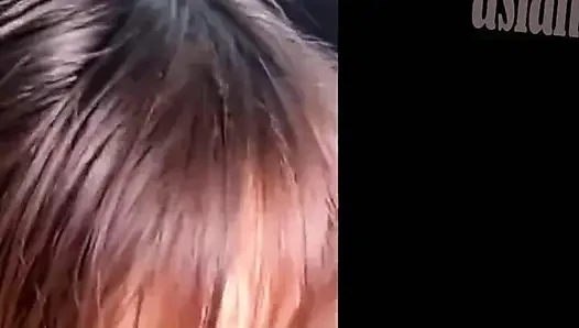 Elegante verheiratete Dame mit reifer, schwerer Oberweite gibt einen Blowjob, der in roher Creampie-Leidenschaft endet