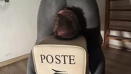Jeans Facesitting