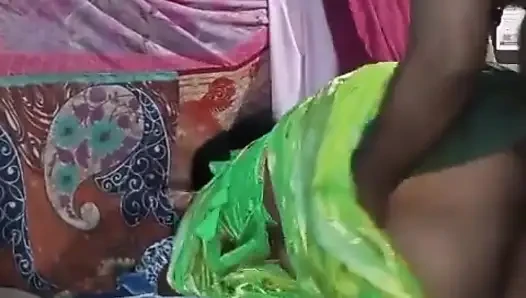 Kakak meniduri saya setelah memberi tahu saya bahwa saya pandai dalam Hari Saree