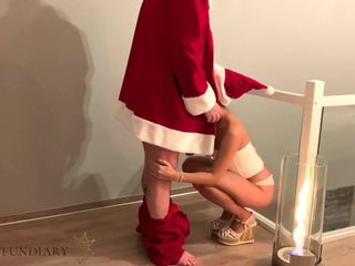 Un ange de Noël se fait baiser par le père Noël - projectsexdiary