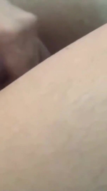 来自“戴面具的亚洲 twinks - 独自在家做爱和爆炸性射精”的标志性时刻