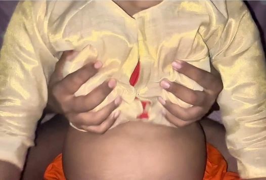 Desi Dorf Bhabhi große möpse melken und muschi lecken