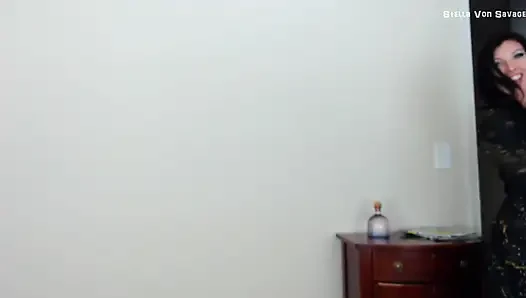 Adik tiriku nyepong kontolmu di kamar sebelah