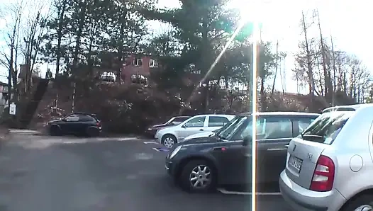 Cewek semok rambut pirang dengan memek becek lagi asik masturbasi sampai muasin memeknya pakai mesin seks