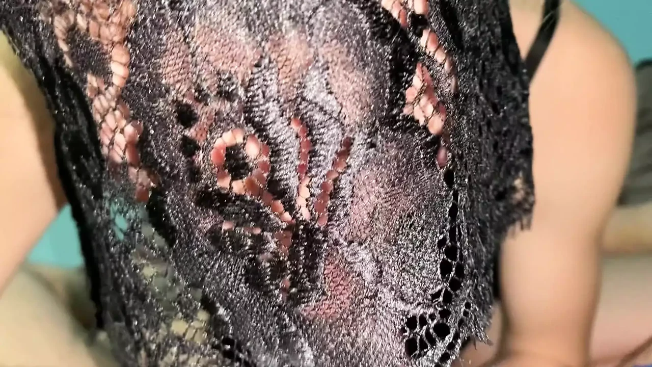 She sucks his glans to control his ejaculation and make him cum