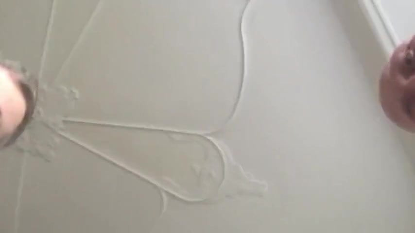 Pička je uvijek gladna sirovog kurca