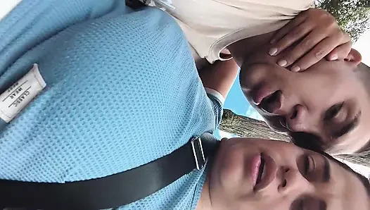 Büyük zenci yarağı ile açık havada sikişiyor ve beni motosikletimle sikiyor