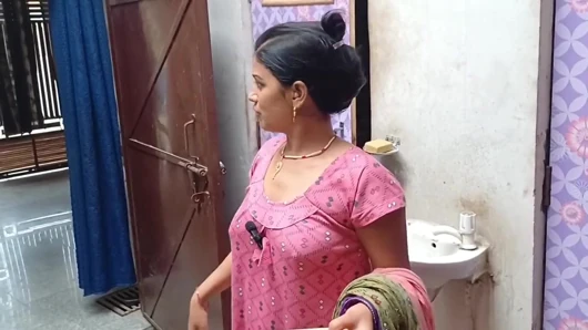 Video rekaman seks adik tiri india kepergok lagi nonton botak sama abang tirinya sendiri, video seks hindi