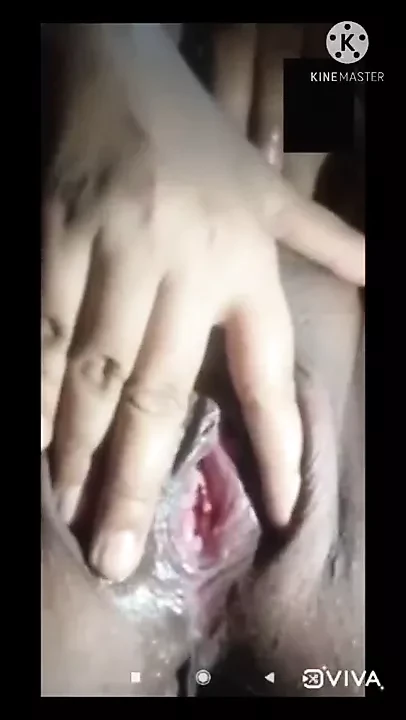 HOT FINGERING MUJHE MOTA LAND CHAHIYE