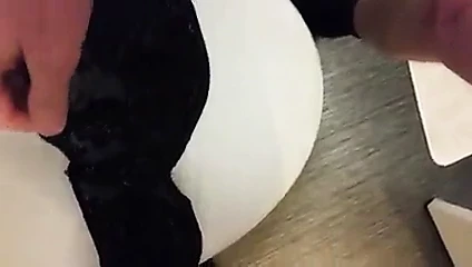 Cumming üzerinde başka büyük sutyen