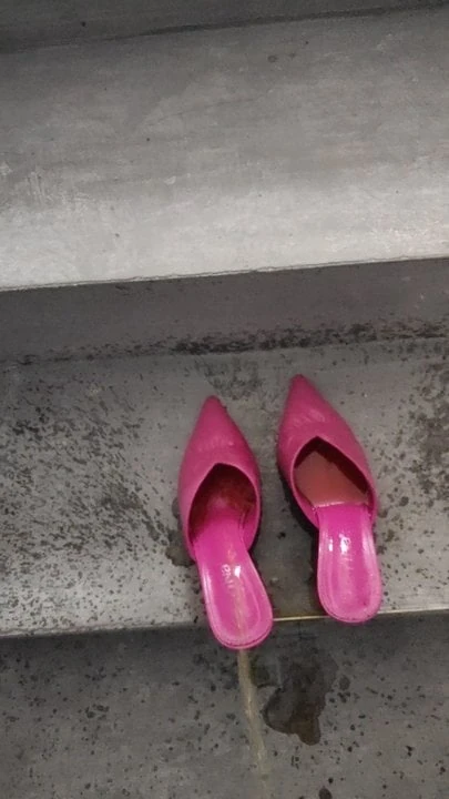 I like to have sex with high heels at night looking for a wo