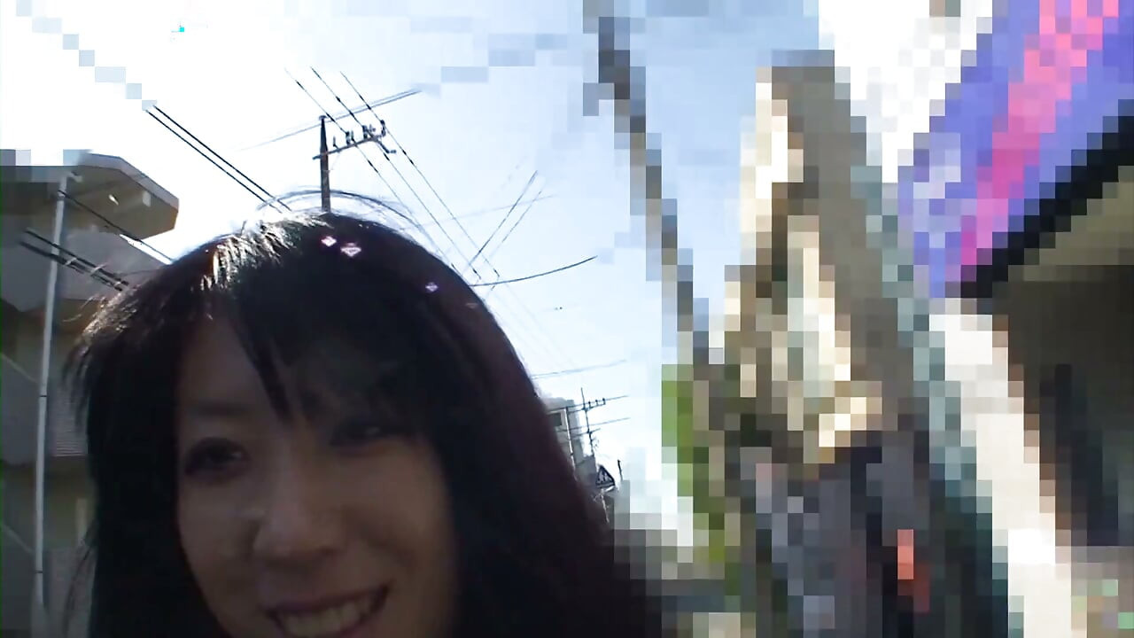 Smal japansk amatör får det djupt tills creampie