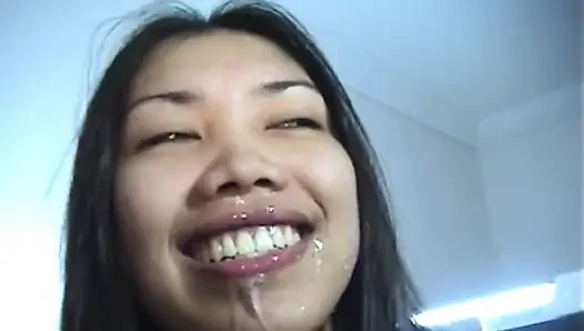 Exclusive - ann si cewek amatir filipina dengan pantat bahenol dientot gaya doggy sampai lubangnya menganga lebar, dicrot di dalam