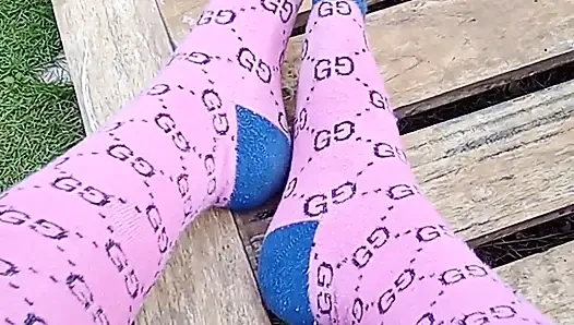 Komm, verehre meine verschwitzten füße