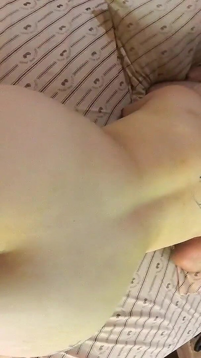 Emotivni trenutak iz "Rogonja, žena pokušava dobiti jebanje u guzicu."