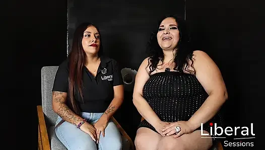 BBW SUCKS THE DICK OF TWO GUYS IN GLORY HOLE