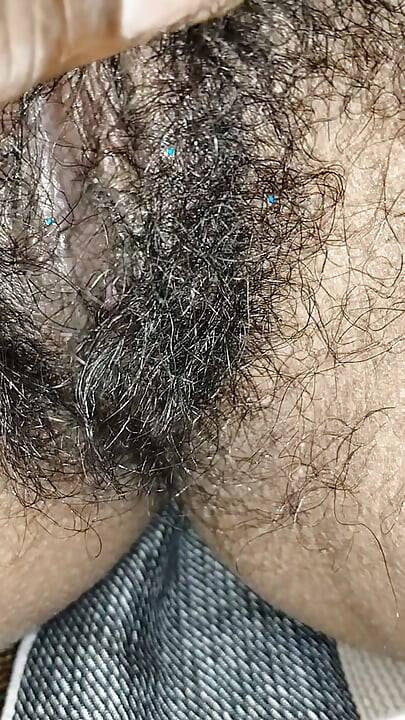 Indian Bhabhiji breaks her seal with neighbor boy
