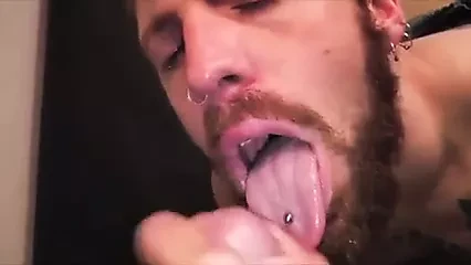 Another bearded cum eater